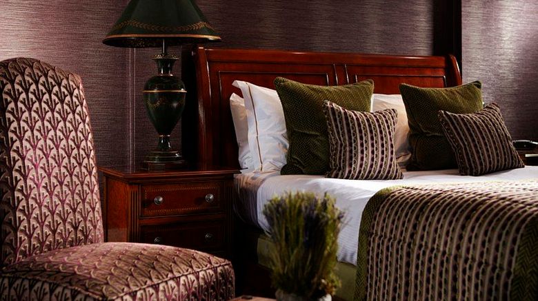 <b>Langshott Manor Room</b>. Images powered by <a href="https://leonardo.com/" title="Leonardo Worldwide" target="_blank">Leonardo</a>.