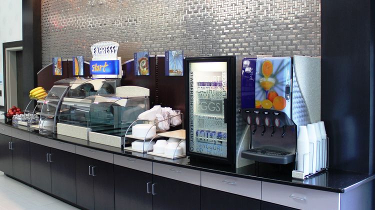 Holiday Inn Express & Suites Columbus Restaurant