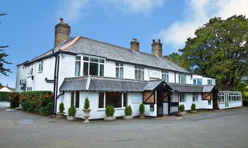 The Cedars Hotel & Restaurant