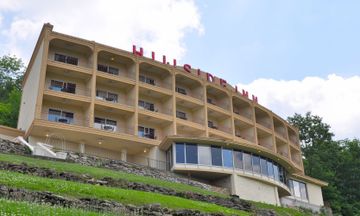 Hillside Inn