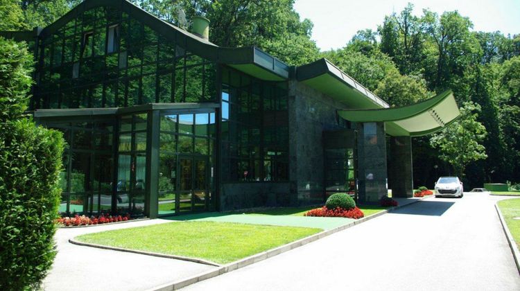 Hotel As Exterior