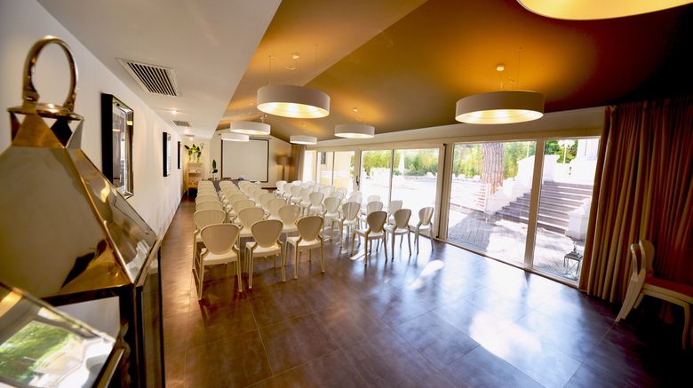 <b>De la Ville Hotel Meeting</b>. Images powered by <a href="https://www.leonardoworldwide.com/" title="Leonardo Worldwide" target="_blank">Leonardo</a>.