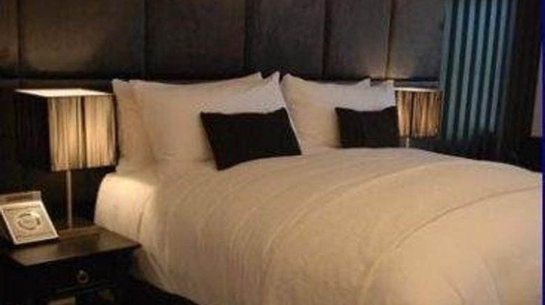 <b>Camden Harbour Inn Room</b>. Images powered by <a href="https://www.leonardoworldwide.com/" title="Leonardo Worldwide" target="_blank">Leonardo</a>.