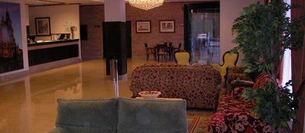 Hotel Santiago Leon Lobby