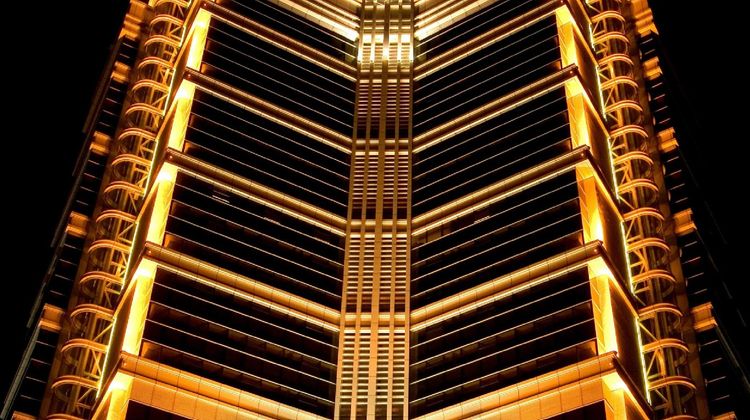 Skyline Plaza Hotel Exterior
