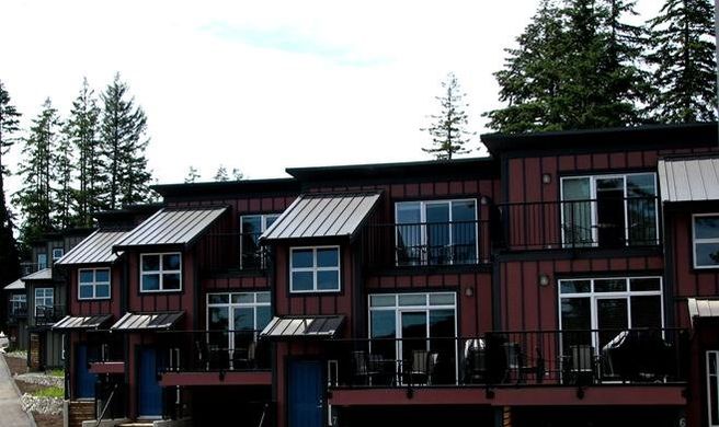Sooke Harbour Resort Marina Exterior