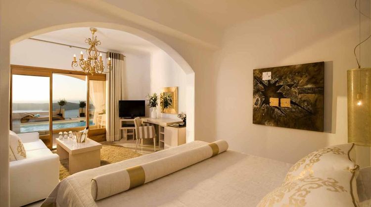 Gold Suites Santorini Suite
