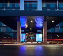 Grand Times Hotel Sherbrooke Exterior