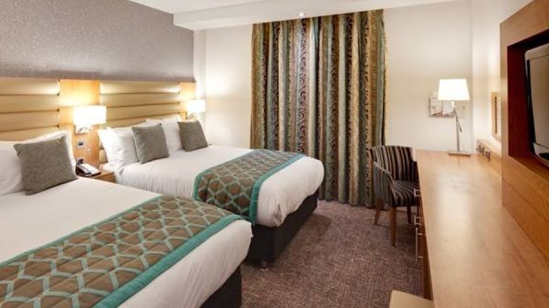 <b>Drayton Manor Hotel Room</b>. Images powered by <a href="https://www.leonardoworldwide.com/" title="Leonardo Worldwide" target="_blank">Leonardo</a>.