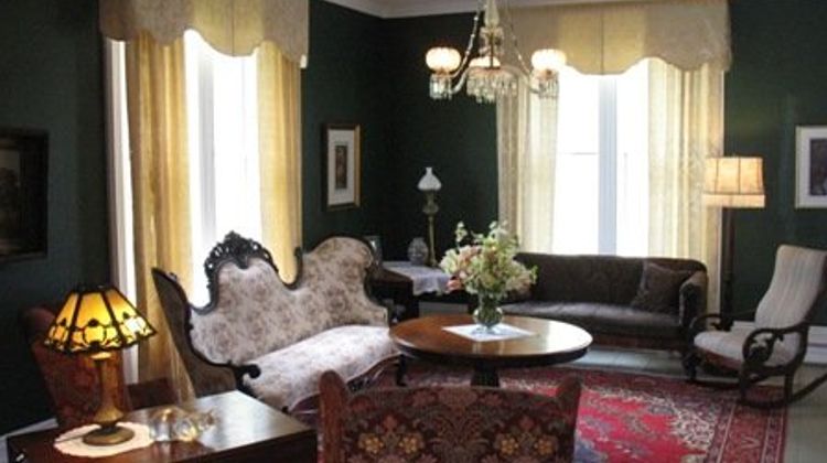 Hillsdale House Inn Lobby