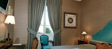 Hotel de la Poste Beaune Room