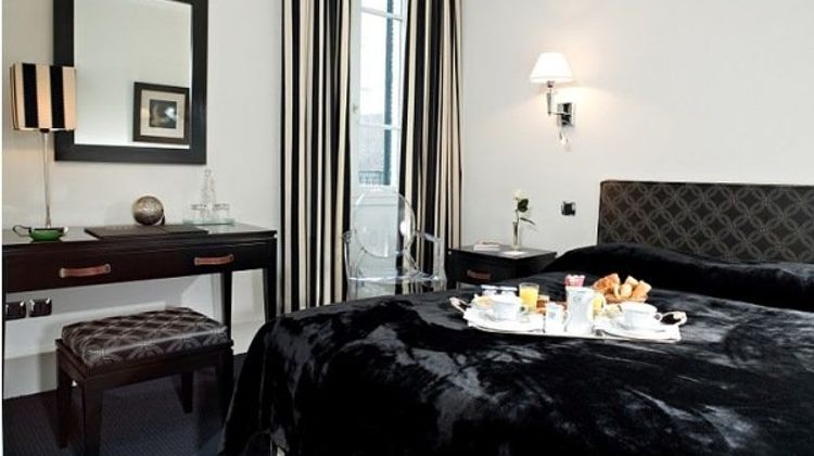 Hotel de la Poste Beaune Room