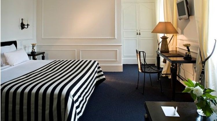 Hotel de la Poste Beaune Room