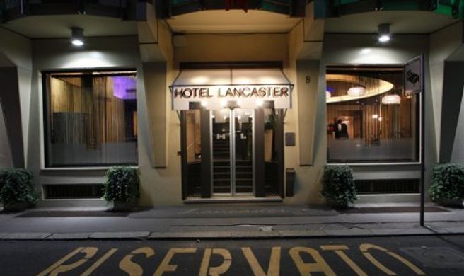 Lancaster Hotel Exterior