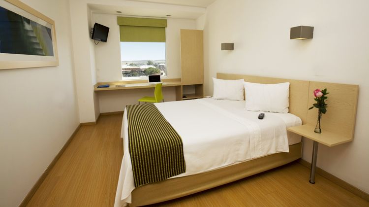 One Aguascalientes Sur Room