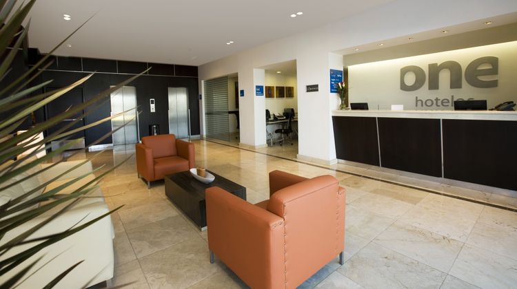 One Aguascalientes Sur Lobby