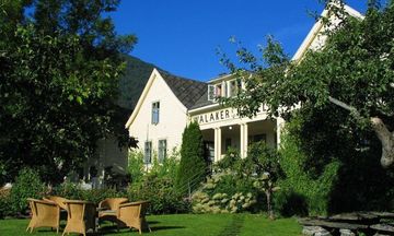 Walaker Hotel