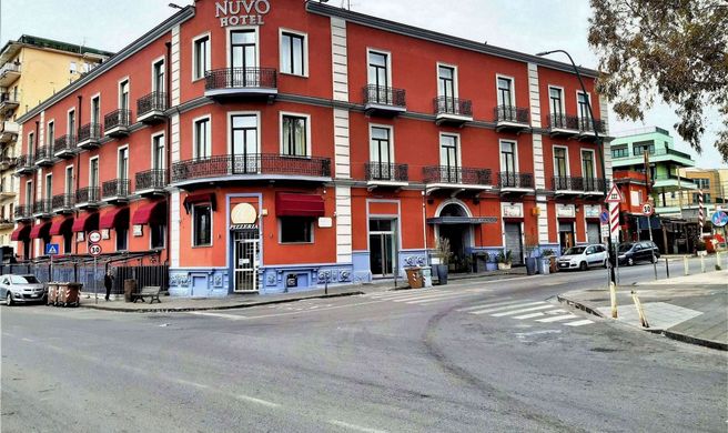 Nuvo Hotel Exterior