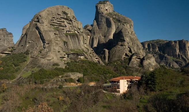 Dellas Hotel Kastraki Exterior