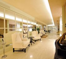 Hotel Roxy Plaza Lobby