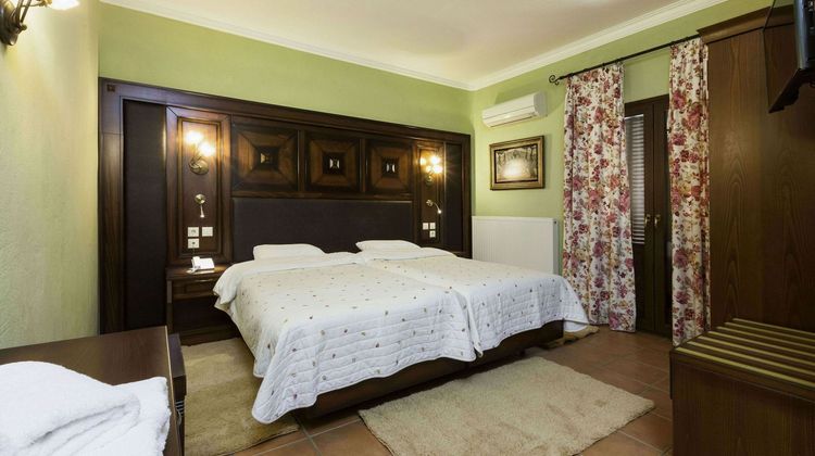 Dellas Hotel Kastraki Room