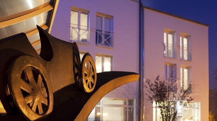 Hotel Le Bugatti Exterior