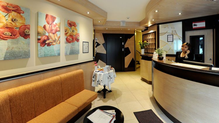 Bon Port Hotel Lobby