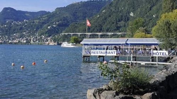 Bon Port Hotel Exterior