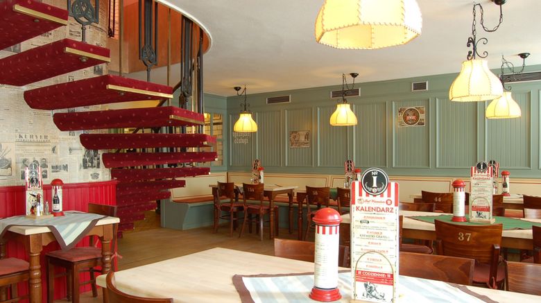 <b>Royal Hotel Restaurant</b>. Images powered by <a href="https://www.leonardoworldwide.com/" title="Leonardo Worldwide" target="_blank">Leonardo</a>.