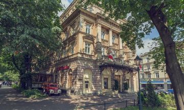 Royal Hotel
