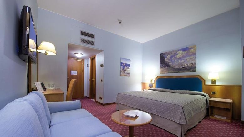 <b>iH Hotels Milano Eur Trezzano Room</b>. Images powered by <a href="https://www.leonardoworldwide.com/" title="Leonardo Worldwide" target="_blank">Leonardo</a>.