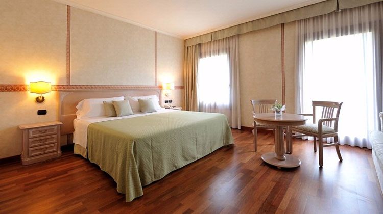 Hotel Roxy Plaza Room