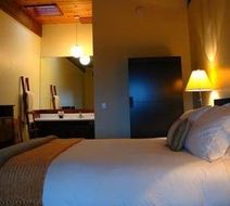 Davenport Roadhouse Room