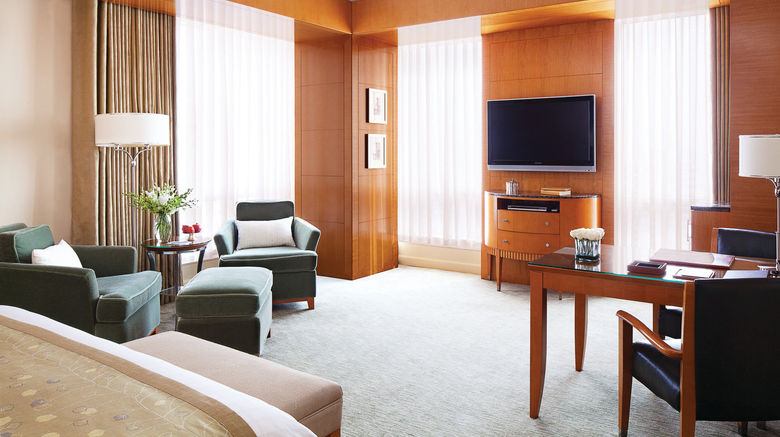<b>Four Seasons Hotel Mumbai Room</b>. Images powered by <a href=https://www.travelagewest.com/Hotels/Mumbai/