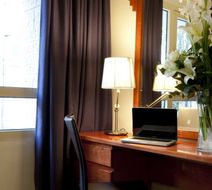 Montefiore Hotel Room