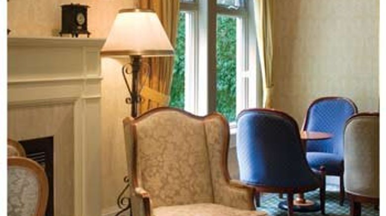 <b>Chateau Versailles Room</b>. Images powered by <a href="https://www.leonardoworldwide.com/" title="Leonardo Worldwide" target="_blank">Leonardo</a>.