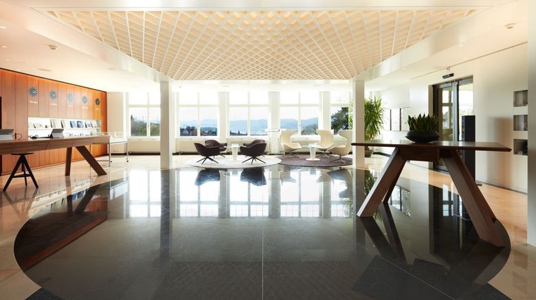 <b>Zurich Development Center Lobby</b>. Images powered by <a href="https://www.leonardoworldwide.com/" title="Leonardo Worldwide" target="_blank">Leonardo</a>.