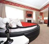 Art Palace And Spa Room