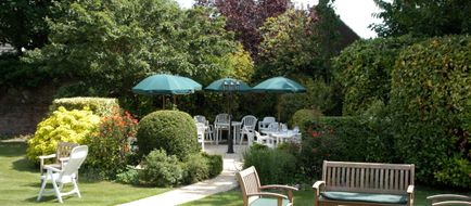 Duxford Lodge Hotel Exterior