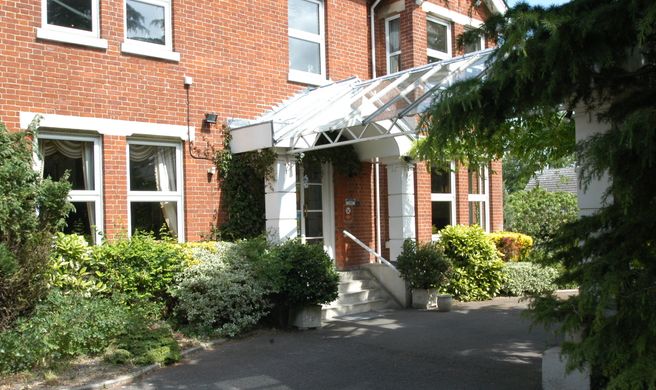 Duxford Lodge Hotel Exterior