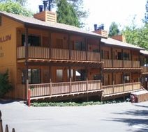 Sleepy Hollow Cabins & Hotel Exterior