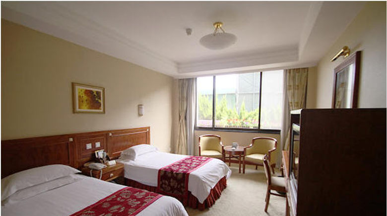 <b>Golden Gulf Hotel Room</b>. Images powered by <a href="https://www.leonardoworldwide.com/" title="Leonardo Worldwide" target="_blank">Leonardo</a>.