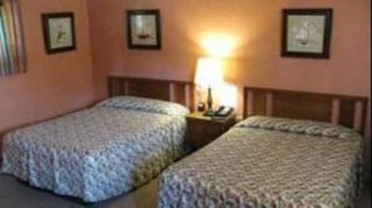 Four Seasons Motel Room