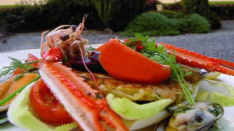 Four Seasons Hotel Restaurant