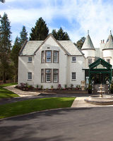 The Cairn Lodge & Hotel