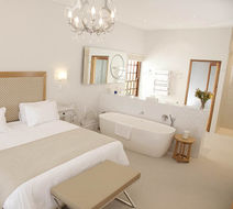 Harbour House Hotel Room