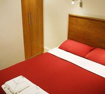 Hyde Park Suites Room