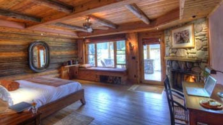 Rainbow Ranch Lodge Room