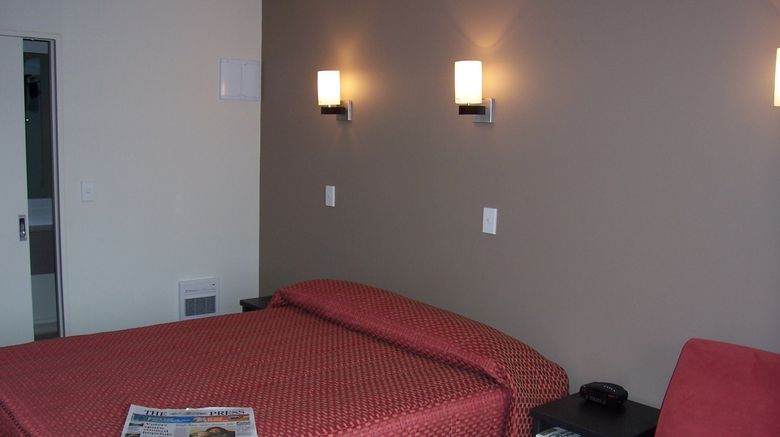 <b>Cranford Oak Motel Room</b>. Images powered by <a href="https://www.leonardoworldwide.com/" title="Leonardo Worldwide" target="_blank">Leonardo</a>.
