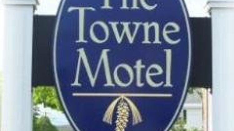 Towne Motel Exterior